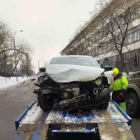 Автомобили после ДТП Фольксваген поло, 2015 выкупили за 450000
